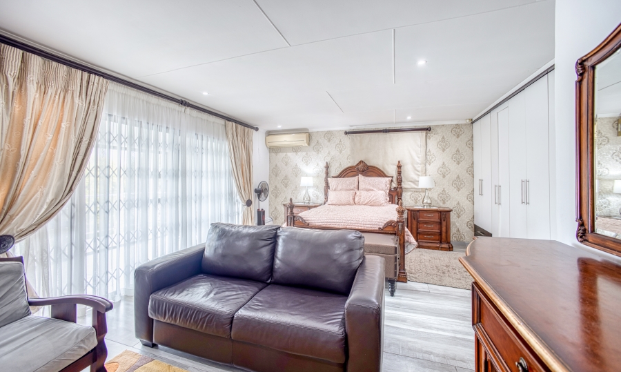 4 Bedroom Property for Sale in Beacon Bay Eastern Cape